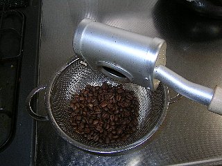 自家焙煎後のコーヒー豆