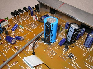 AIWA MR-X3 液漏れした電解コンデンサ