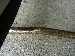 自転車スタンドの錆び落とし1（前）