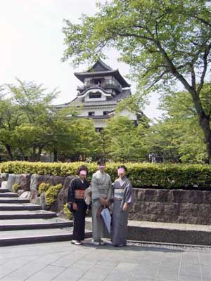 お城の散策　着物で