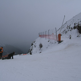 Alpe d'Huezから直ぐとなりの村Oz en Oisans方面へ！曇り
