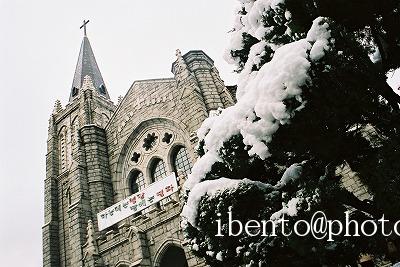 128韓国の雪と教会