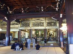 本願寺堂内.JPG