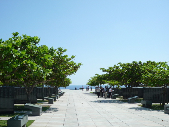 平和記念公園　礎太平洋を望む