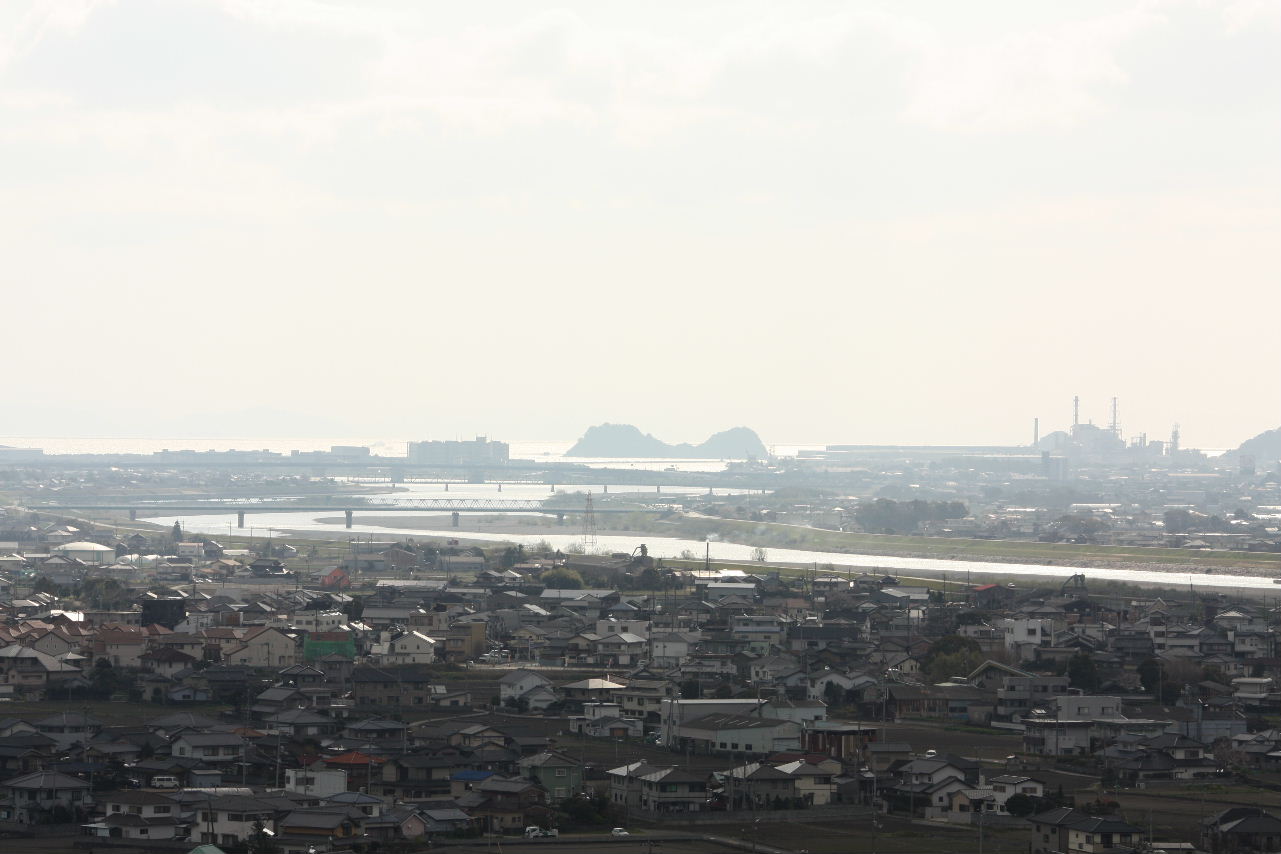 朝日が昇る那賀川河口