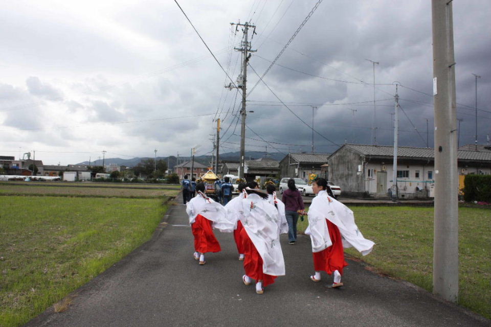 町まで歩いて。。。