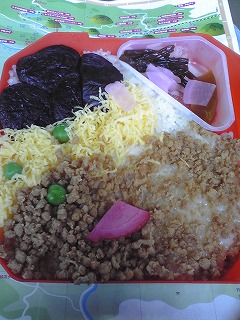 06・しいたけ弁当.jpg