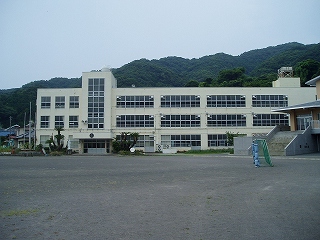 19・土肥小学校.jpg