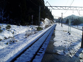 陣場駅ホーム