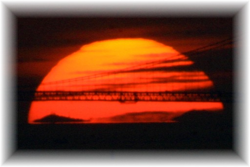 IMG_0758 明石海峡に落陽.jpg