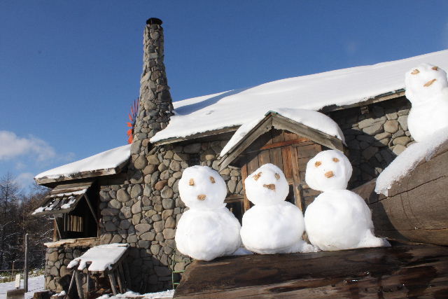 北の国からのロケ地を訪ねて．．．五郎の石の家と雪だるまたち