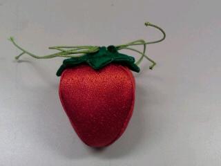 つるし雛　いちご