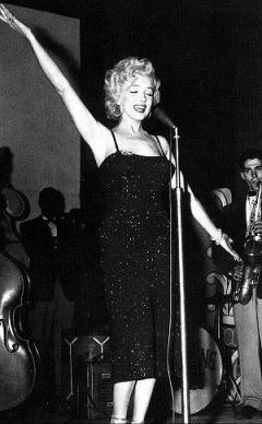 ようこそ昭和プレイボーイ倶楽部へ。