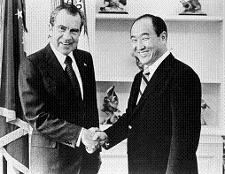 ニクソンと握手