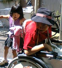 お友達と遊ぶ