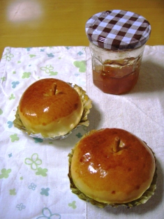 りんごパン(〃~ε~〃)