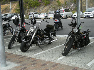 touring0407-01.jpg