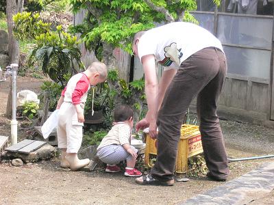 井戸水遊び