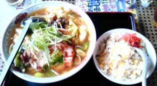 ごん太ラーメンとミニチャーハン