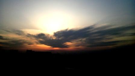 まるでフェニックス？が飛んでいるような雲だった