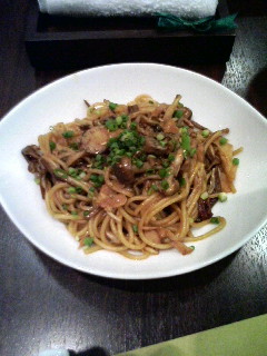 焼鴨とキノコの合えソバ