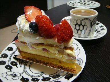 4月１日　バズサーチ　イチゴケーキ B.JPG