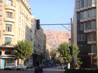 ダマスカス市内から見たカシオン山
