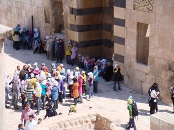 学生たちでいっぱい