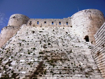 どどーんとそそり立ちます