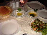 スターターはお決まりのアラブ風で