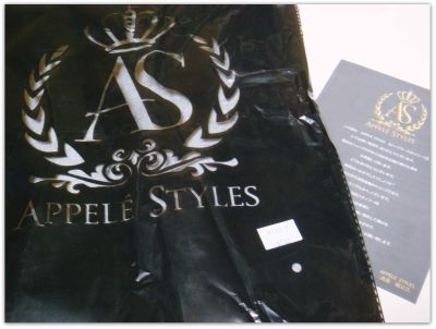 VネックTシャツ