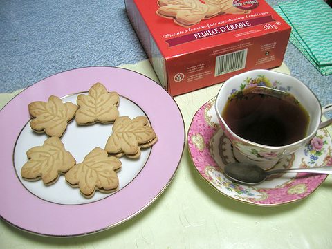 メープルリーフクッキーと紅茶
