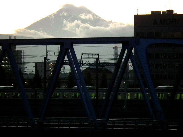 六郷橋から見た富士山 01