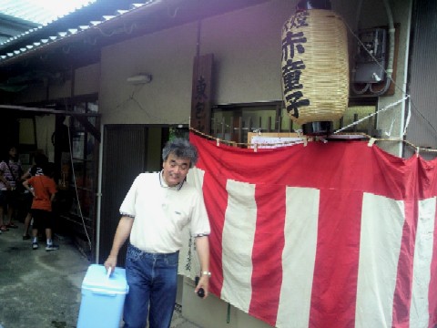 東包永町会所での「赤童子祭り」