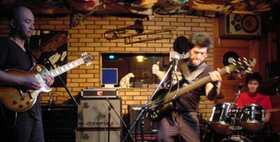 白熱のライブパフォーマンス!!