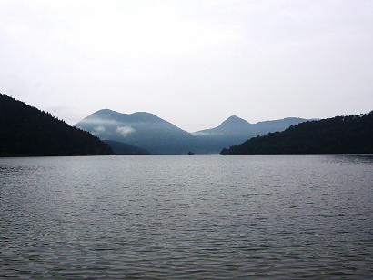 然別湖北岸野営場１３日７：４４