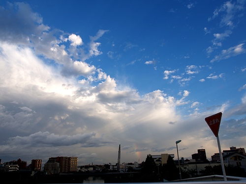 青空と雲と虹と