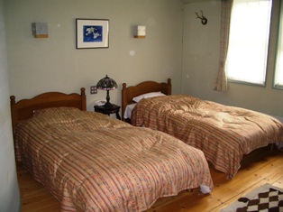 アリスガーデン 部屋１.jpg