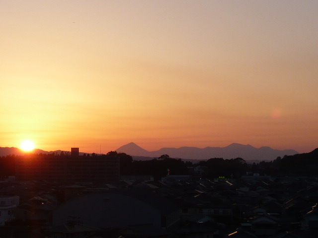 家から見た霧島連山.jpg