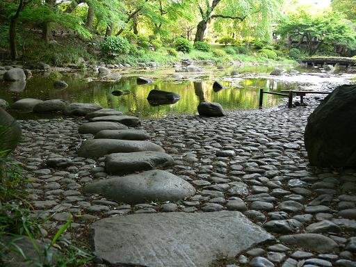 石畳の道と緑