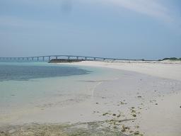 来間島から見た来間大橋.JPG