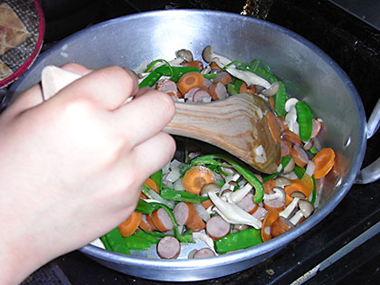 具を炒める　パエリア