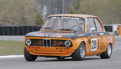 20-3-2552-233943-bmw2002_5v.jpg