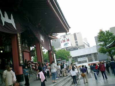 080427 浅草寺横から