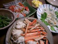 カニと採れたて野菜たちの食卓