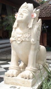 statue