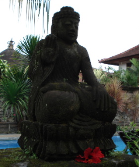 bali statue