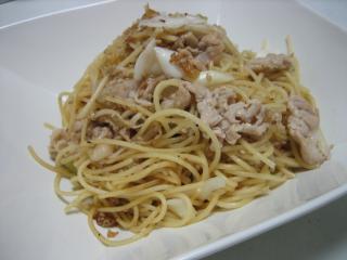 豚肉とねぎのごまがけパスタ