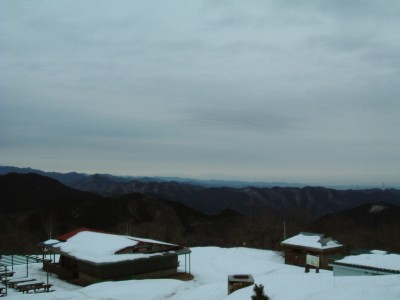山頂からの雪景色