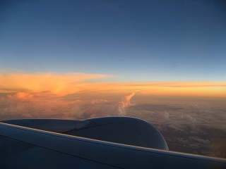 飛行機からの朝焼け♪